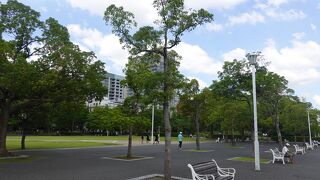 様々な光景が楽しめる横浜でも指折りの公園