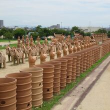 祭祀場に並べられた埴輪群