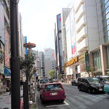 アーケードでないので雨には弱い