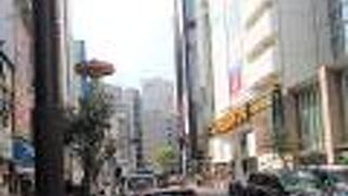 渋谷駅からデパート東急本店までの間の商店街