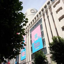 メンズ売場はない