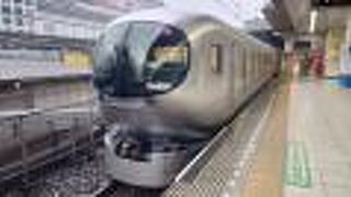 明るく落ち着きのある車内でした。