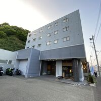 稚内駅と南稚内駅の中間にあります。