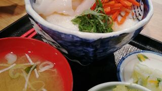 イカ丼ぶりが美味しい