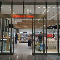 便利なコンビニも15階にあります。