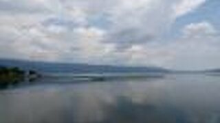 湖上噴水を見るのに便利 （岡谷湖畔公園） 