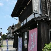 店構えに風情あり