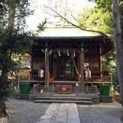 本郷三丁目駅に近い神社