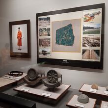 近くにある多賀城跡に関する展示の一部。