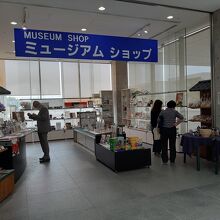 ショップ内の品揃えは今ひとつ…。