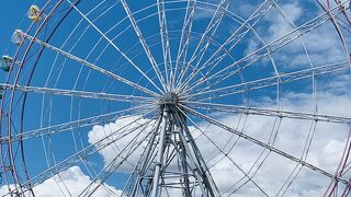 観覧車のある 淡路サービスエリア