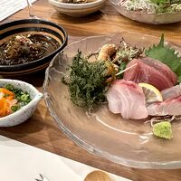 ２日目の夕食（和食：前菜とお刺身）