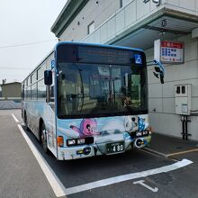 遠軽のバスターミナルに停まる北紋バス