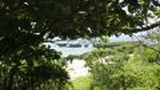 隠れ家的ビーチ