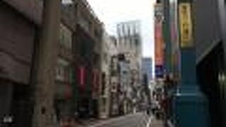 洋食レストランのある通り