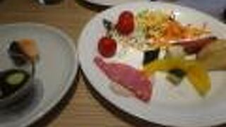 朝食で利用しました。