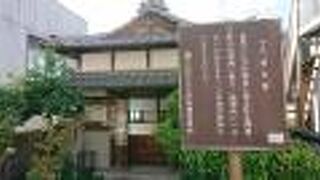 足助中心部にひっそりと佇むお堂