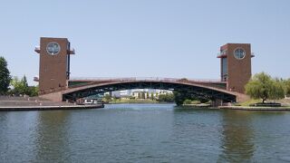 見所満載の広大な公園