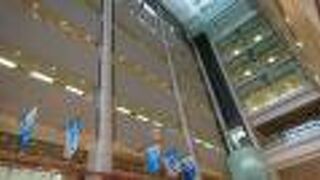 図書館内専用エレベーターがあります