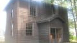 立派な建物が開拓の歴史を今に伝えています