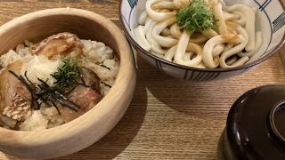 お伊勢さんに来たからには伊勢うどん！てこね寿司とのセットで