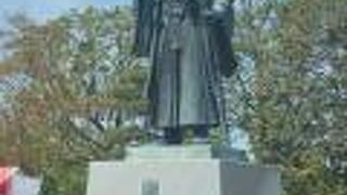 千波湖の水戸黄門像