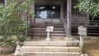 ひっそりしていました