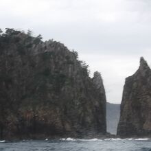 ローソク岩と矢越岬