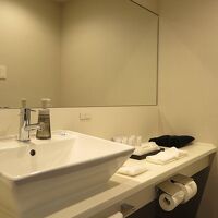 バスアメニティには女性用基礎化粧品セットも用意されていました