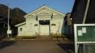 明治のモダンな感じが残る建物