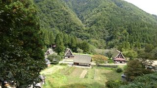 小さな集落ですが、エレベーターまであって便利