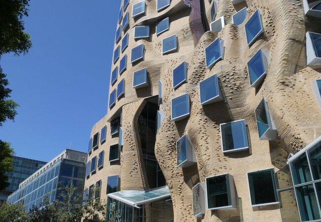 シドニーのガウディ建築と呼ばれています！