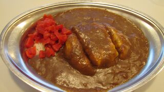 幹線道路の国道沿いでフクハラを目印に