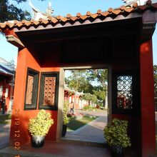 台南孔子廟も友愛街と接している