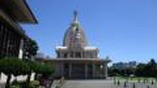 境内に自動車で乗り入れられます。