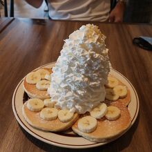 バナナパンケーキ　ホイップにテンション上がっちゃう♪