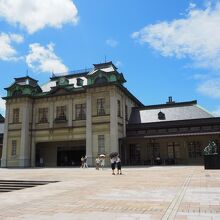 威厳ある駅舎