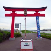 The torii gate is rumored to be cursed if it is moved carelessly, but now it is just an ordinary gate