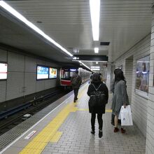 なんば駅はまあ普通の地下鉄駅構内ですね?