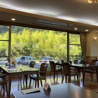 ダイニングルームから見える竹林が素敵です