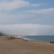 鳴き砂の大須賀海岸の南端に広がる海水浴場