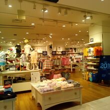 Gapストア (アクアシティお台場店)