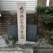 ひっそりとたたずむ武市瑞山の碑