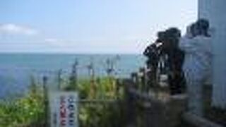 灯台の裏手まで行って北方領土を眺められます