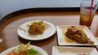 夜景が見えるビュッフェレストラン