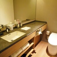 洗面台とトイレもゆったり