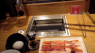 一人でも手軽に焼肉を楽しめるお店。若干移動が大変かも