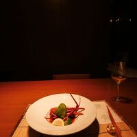 食事は専用の個室で、日本各地の美味しい料理をゆっくり堪能…