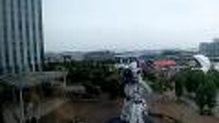 ガンダムの立像を眺めながら