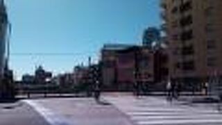 はるか後方には、東京スカイツリー